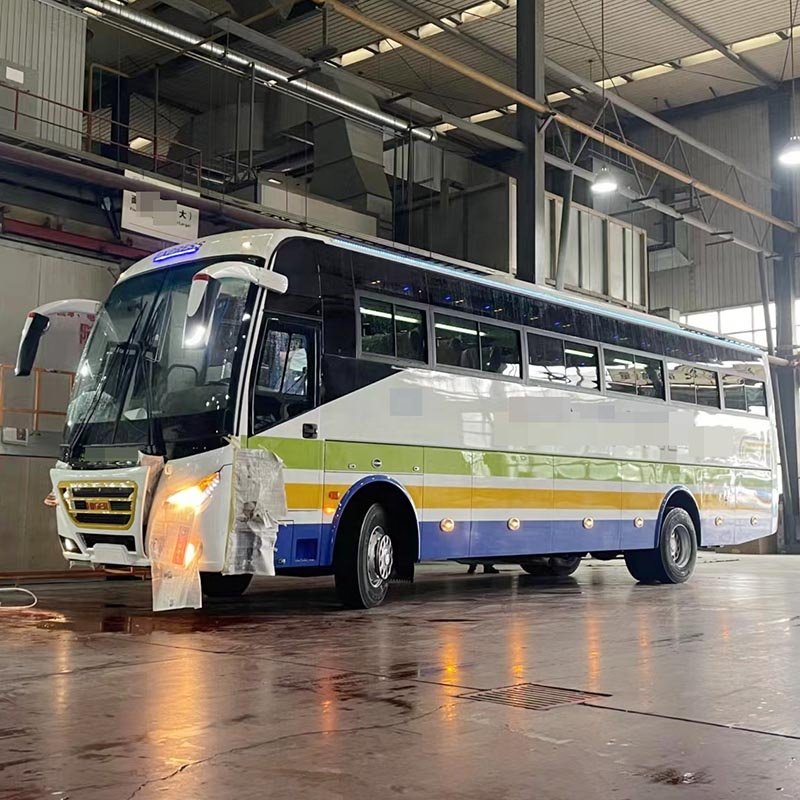 Front Engine Passenger Coach with Sliding Window 2+3 Layout 65+1 Seats Higer Coach Bus for Sale